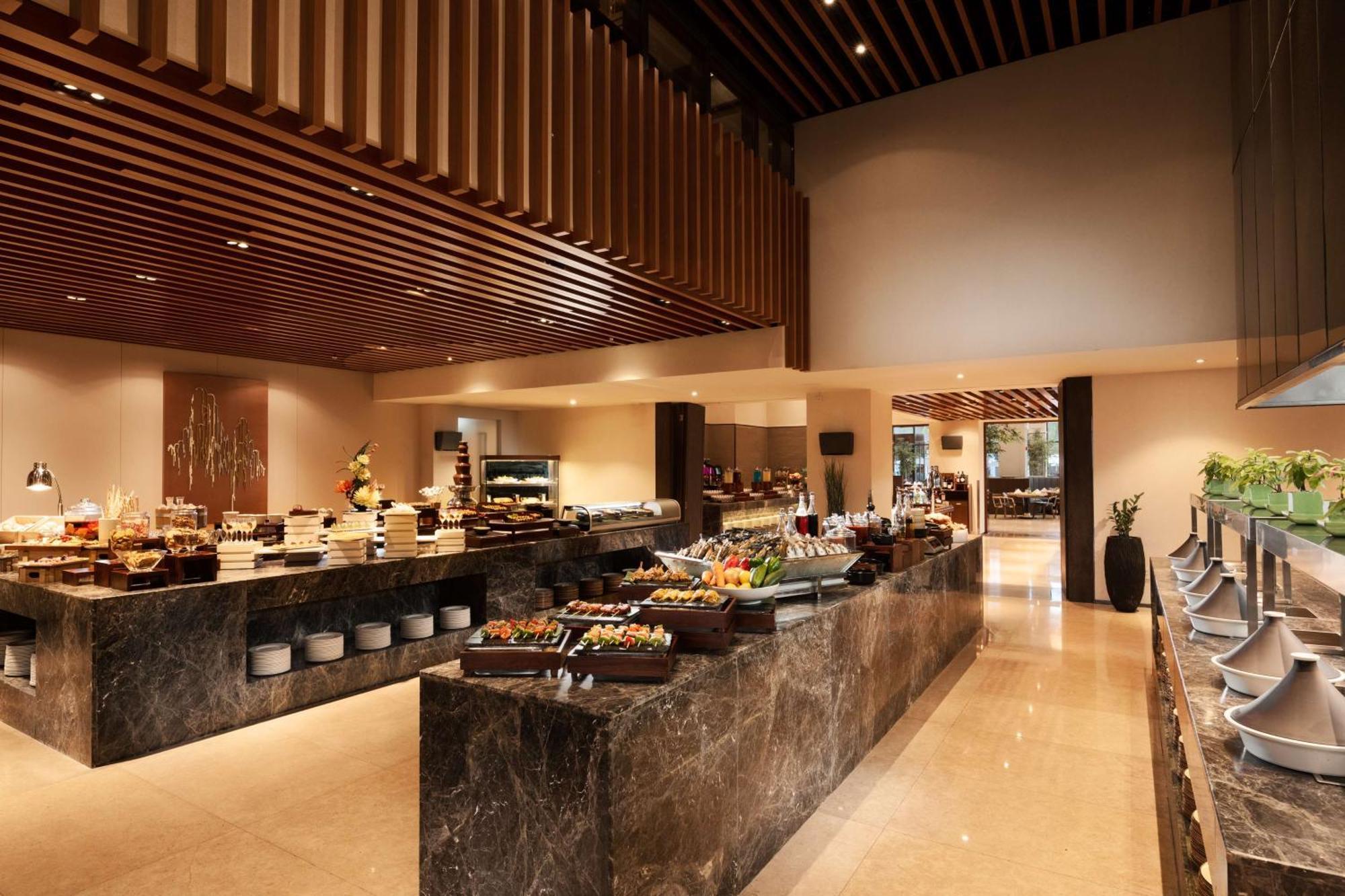 Hilton Clark Sun Valley Resort Clark Field Eksteriør billede