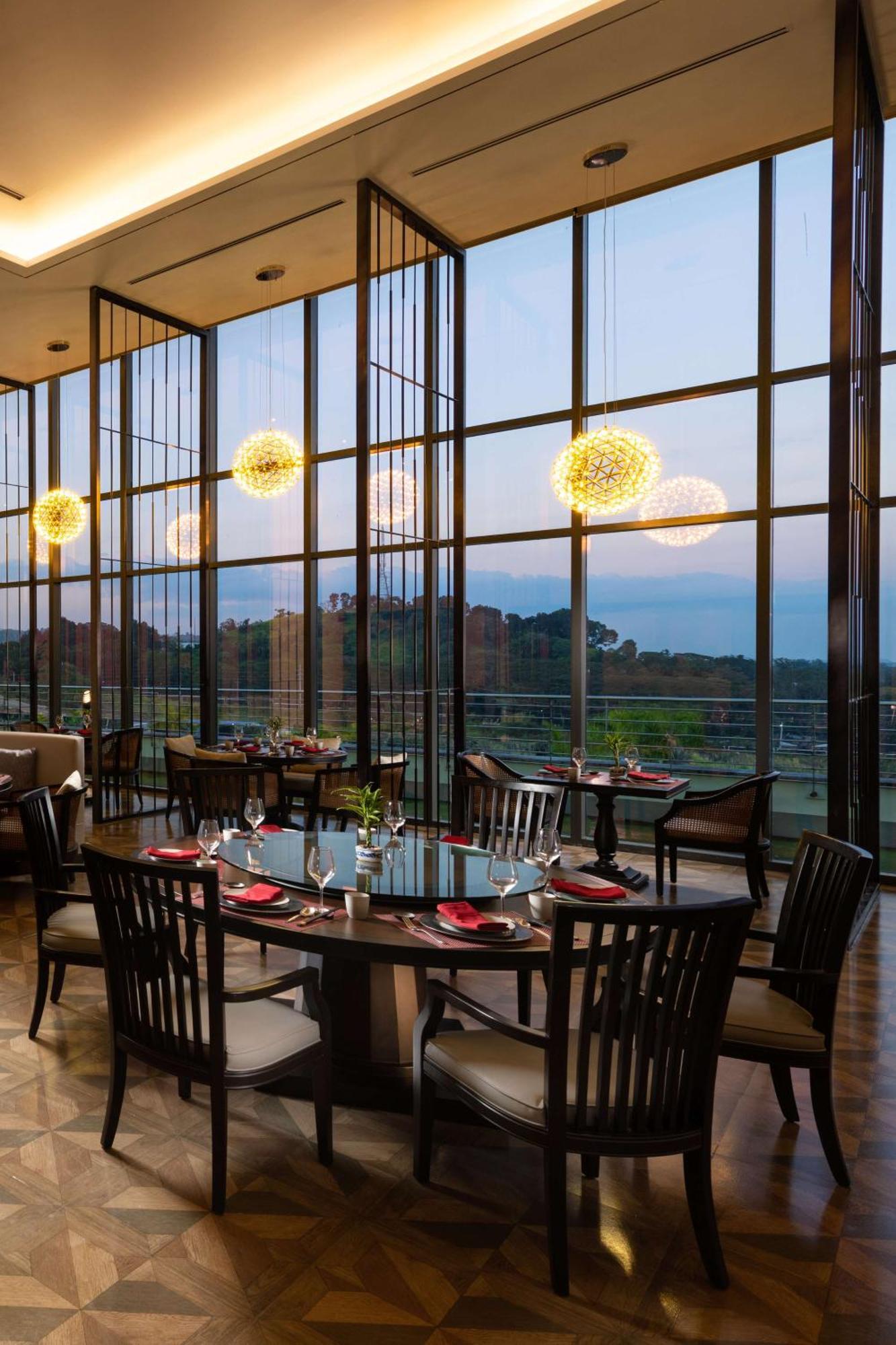 Hilton Clark Sun Valley Resort Clark Field Eksteriør billede